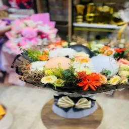 بوكيه ورد مع البالونات 30 وردة